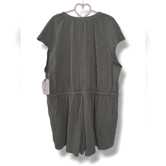 NWT Terra & Sky Plus Romper in Olive - Picture 5 of 9